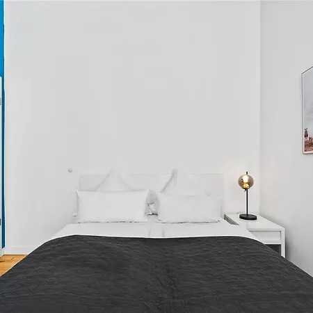 Apartment 33 Efg Schoenhauser Allee Mit Balkon Berlin