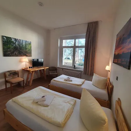 Hotel Waldhotel Am See Berlin-Schmoeckwitz 3*