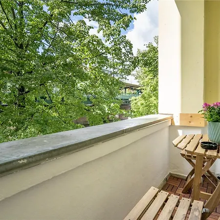 33 Efg Schoenhauser Allee Mit Balkon Apartment