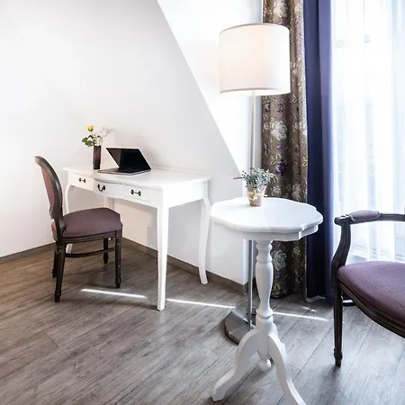 Kronprinz Hotel 3*