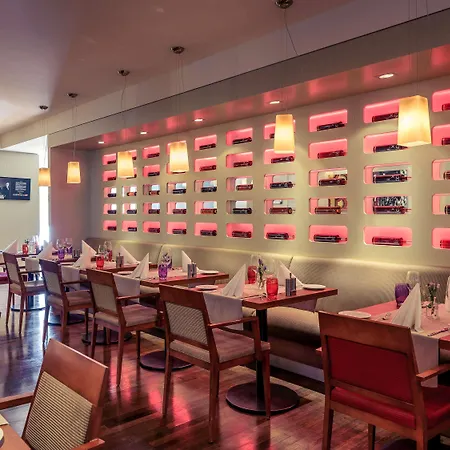 Mercure City West Hotel 4*