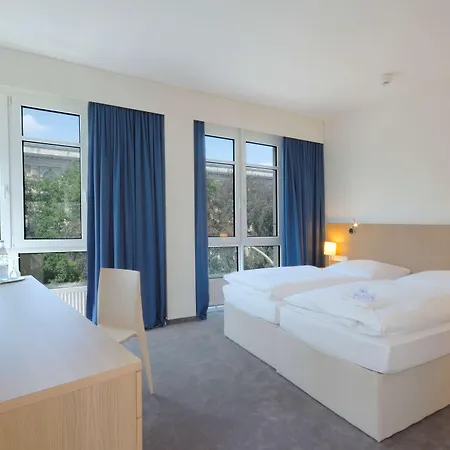 Hotel Mitte By Campanile 3*