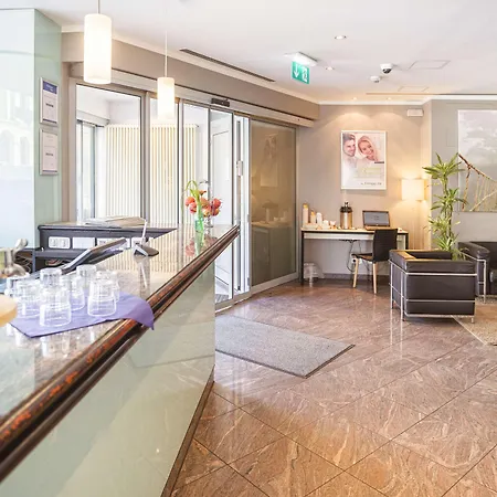 Hotel Mitte By Campanile 3*