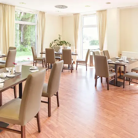 Am Schloss Koepenick By Golden Tulip 3* Berlín