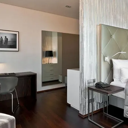 Cosmo Mitte Hotel 4*