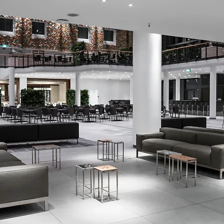 Estrel 4* Berlin