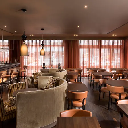 Adina Checkpoint Charlie 4* Berlino