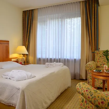 Domicil By Golden Tulip Hotel 4*