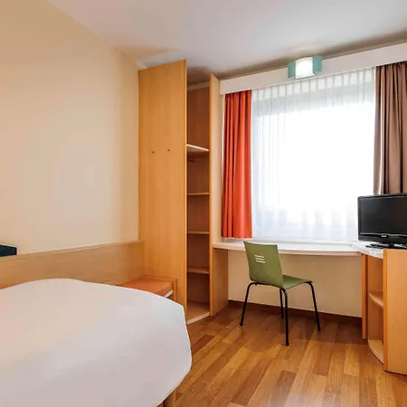 Hotel Ibis Messe 2*