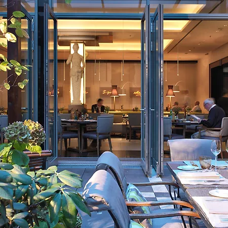 Rocco Forte De Rome Hotel