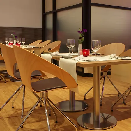 Intercityhotel Hauptbahnhof 4* ברלין