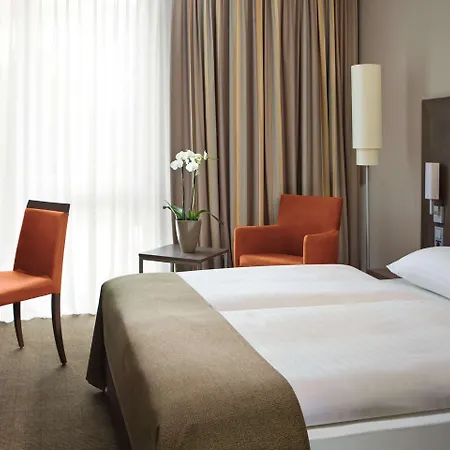 מלון Intercityhotel Hauptbahnhof 4*