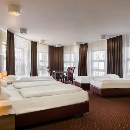 Garner - Schoeneberg By Ihg Hotel 3*