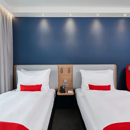 Hotel Holiday Inn Express - Berlin - Alexanderplatz By Ihg 3*