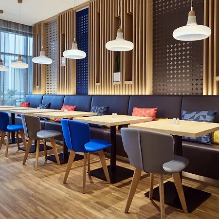 Hotel Holiday Inn Express - Berlin - Alexanderplatz By Ihg 3*