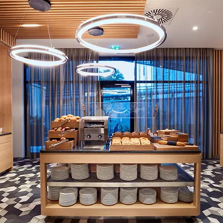 Hotel Holiday Inn Express - Berlin - Alexanderplatz By Ihg 3*