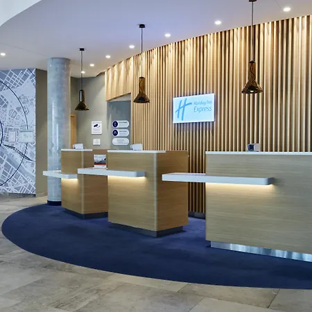 Hotel Holiday Inn Express - Berlin - Alexanderplatz By Ihg 3*