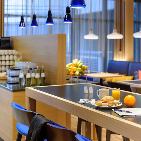 Hotel Holiday Inn Express - Berlin - Alexanderplatz By Ihg 3*