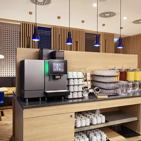 Holiday Inn Express - Berlin - Alexanderplatz By Ihg 3*