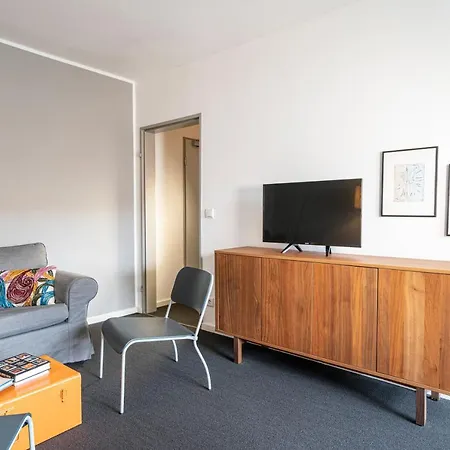Big Mama Hotel 2*