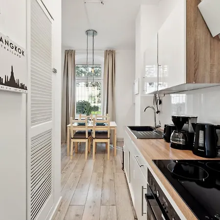 Apartment Sweet Central Tiny For 4 People