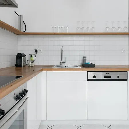 Luxury 2 Bedroom Apartment In The Heart Of Mitte, Berlin *