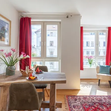 Schoenes In Downtown Mitte Mit Balkon Apartment