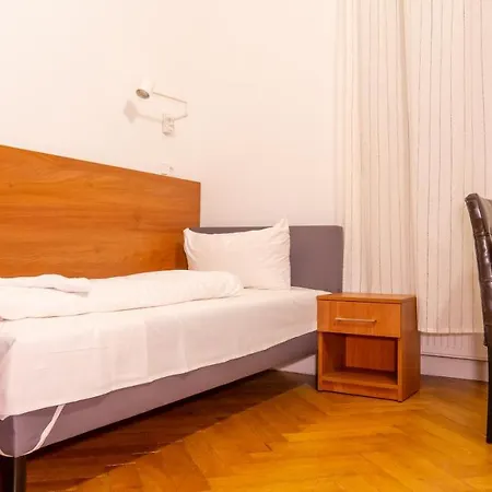 Majesty Guest house 2*