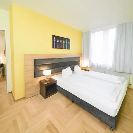 Amc Bundesallee * Berlin