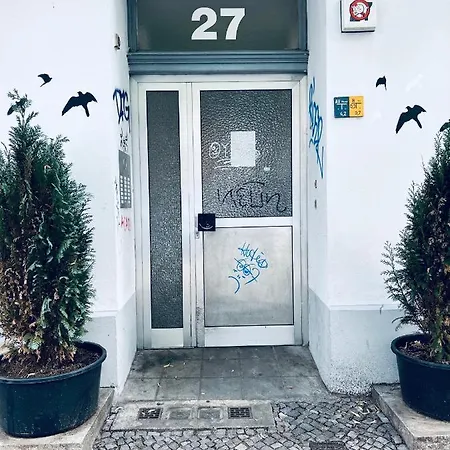 Apartment 2-zimmer Am Maybachufer *
