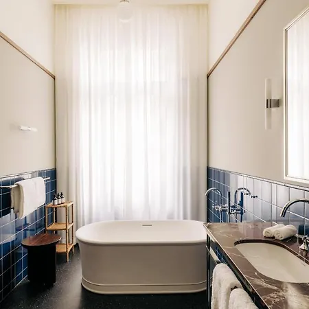 Boutique Chateau Royal Hotel