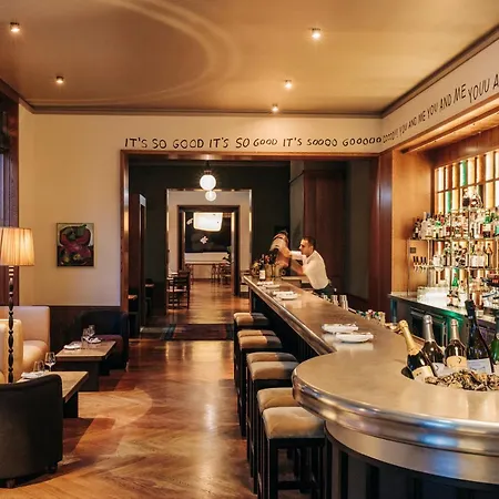 Boutique Chateau Royal