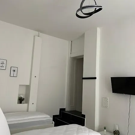 Apartment 2-zimmer Am Maybachufer *