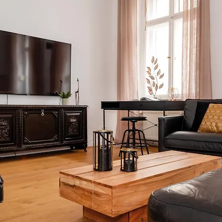 90sqm 2br Biz Loft - 5min Station Apartment Berlin