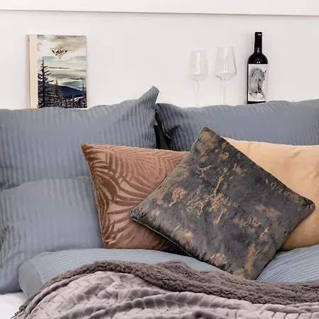 90sqm 2br Biz Loft - 5min Station Apartment