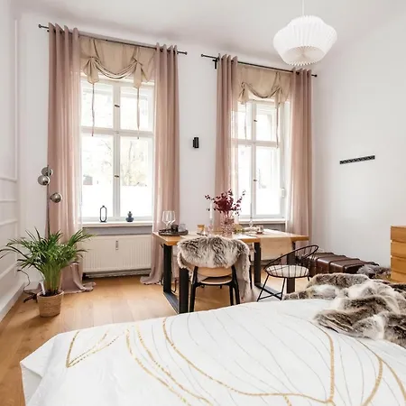90sqm 2br Biz Loft - 5min Station Apartment