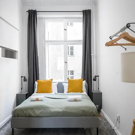 Apartment Riesiges Nahe Kudamm Sehr Schoner Altbau 123m2 Gross 12 Gaste *