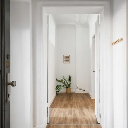 Riesiges Nahe Kudamm Sehr Schoner Altbau 123m2 Gross 12 Gaste Apartment Berlin