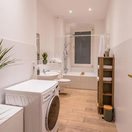 Stylische Altbauwohnung Zentral In Kreuzberger Kiezlage * Berlin