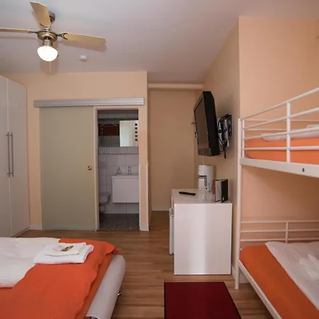 Guest house City 2*
