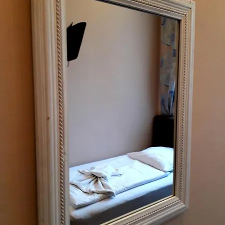 Bellevue Am Kurfuerstendamm מלון 3*