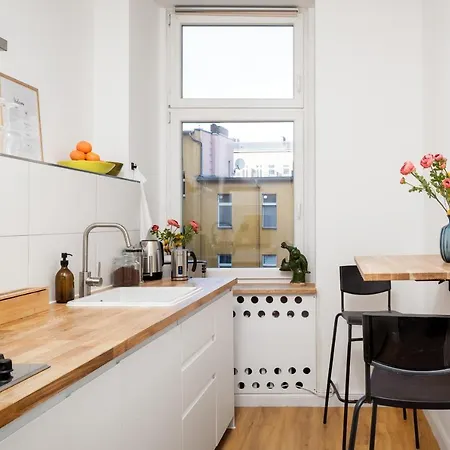 Riesiges Nahe Kudamm Sehr Schoner Altbau 123m2 Gross 12 Gaste Berlin