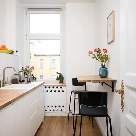 Riesiges Nahe Kudamm Sehr Schoner Altbau 123m2 Gross 12 Gaste * Berlin