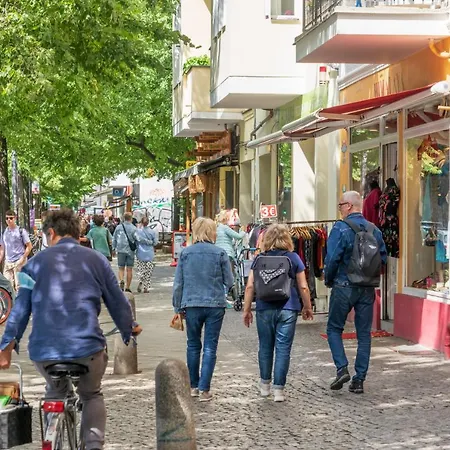 33 H S-bahn Schoenhauser Allee Appartamento
