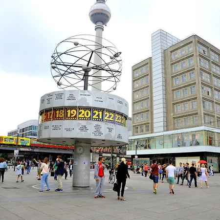 33 H S-bahn Schoenhauser Allee Apartment Berlin