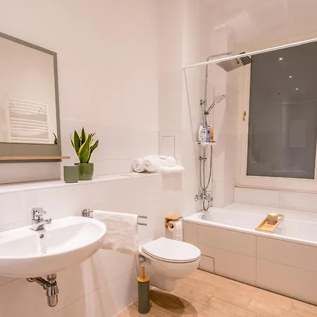 Apartment Stylische Altbauwohnung Zentral In Kreuzberger Kiezlage *