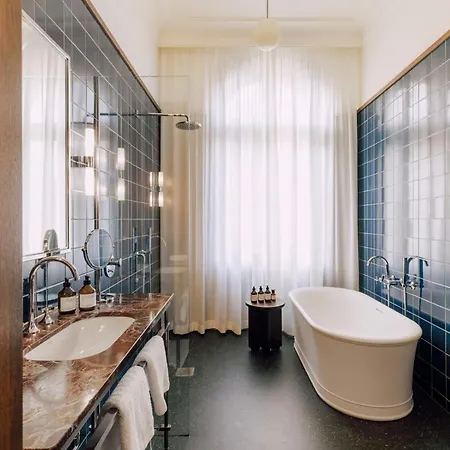 Hotel Boutique Chateau Royal 5*