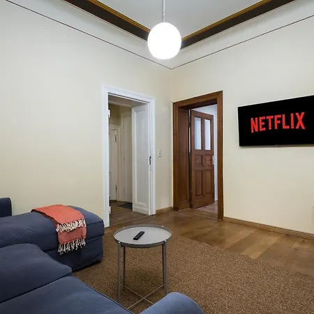 Super Zentral Super Schoener Altbau In Moabit Rostockerstrasse Im Herzen Von Fuer Bis Zu 6 Personen *