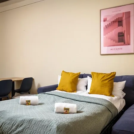 Super Zentral Super Schoener Altbau In Moabit Rostockerstrasse Im Herzen Von Fuer Bis Zu 6 Personen Apartment Berlin