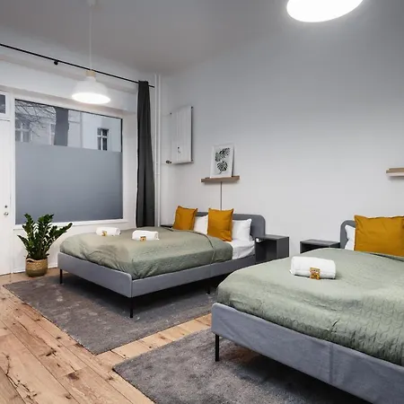 Super Zentral Super Schoener Altbau In Moabit Rostockerstrasse Im Herzen Von Fuer Bis Zu 6 Personen Apartment Berlin
